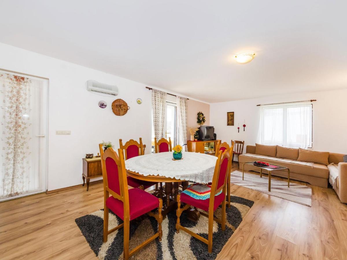 Vacation House Loreta Sveti Rok Eksteriør billede