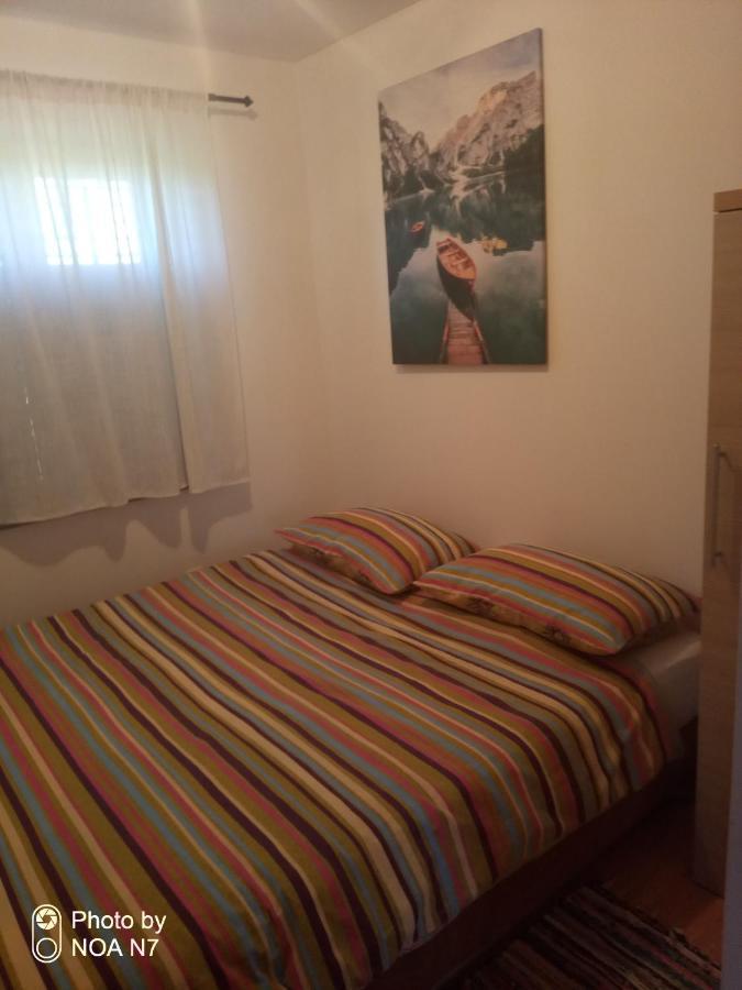 Vacation House Loreta Sveti Rok Eksteriør billede